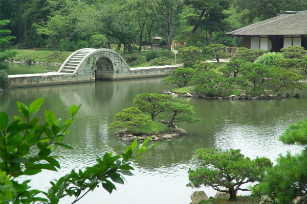 Vườn Shukkei-en với không gian thoáng mát, thanh bình
