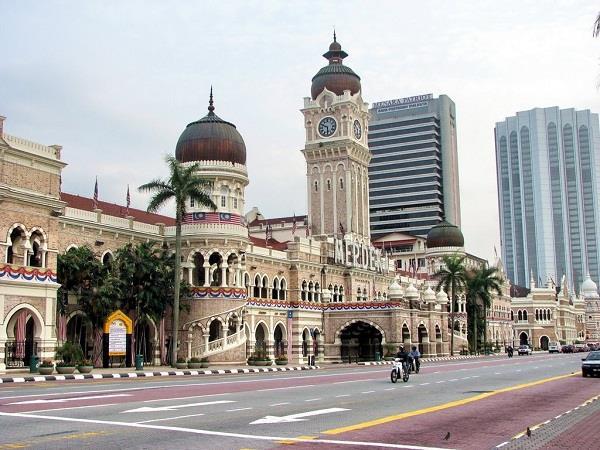Quảng trường Merdeka nằm ngay trung tâm thành phố Kuala lumpur