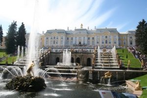 Cung điện mùa hè là một trong những cung điện tuyệt đẹp ở nước Nga