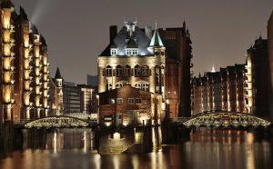 rực rỡ cảng cá ở Hamburg về đêm