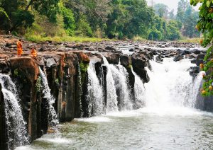 Thác Kon dòng thác hiển trở, nằm ở ranh giới với Campuchia