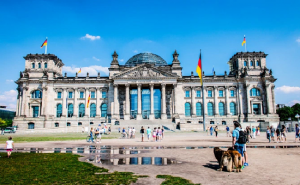 Tòa nhà thị chính Reichstag - Một trong những công trình kiến trúc không thể bỏ qua khi tới Berlin