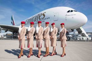 Trang phục tiếp viên hàng không Emirates Airlines