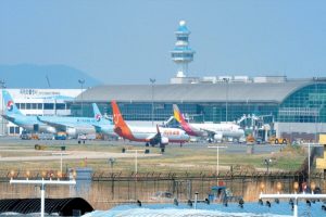 Sân bay Gimhae là sân bay quốc tế ở Busan Hàn Quốc 