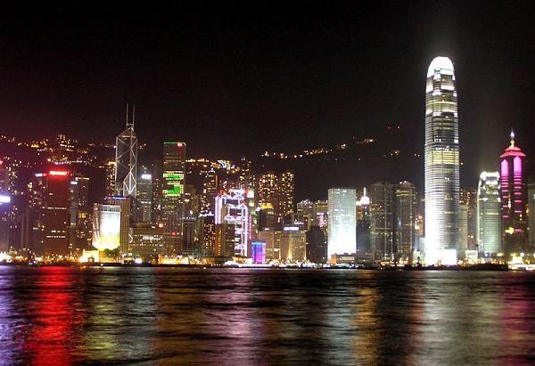 Cảnh đẹp hiện đại với những tòa nhà lung linh ở Hồng Kông
