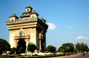 Khải Hoàn Môn Patuxay điểm du lịch nổi bật ở Lào