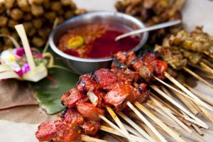 Hấp dẫn món thịt xiên nướng ở Malaisia